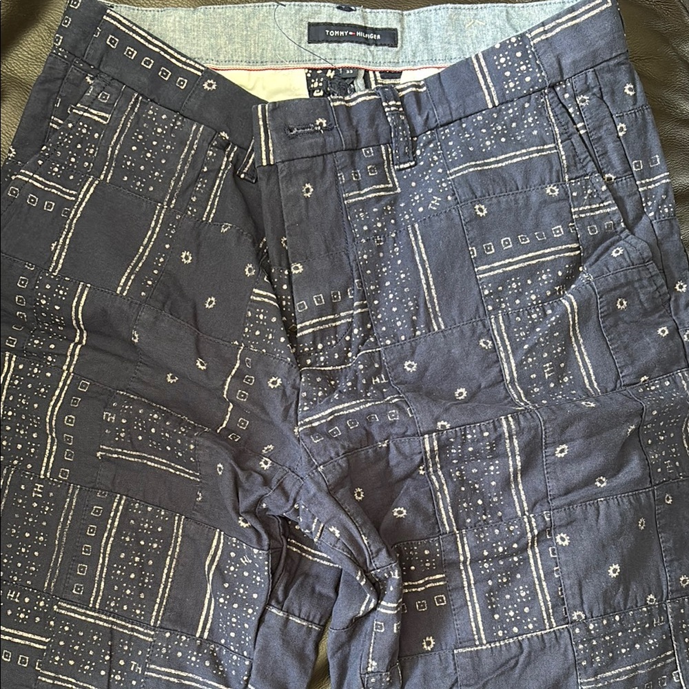Tommy Hilfiger navy Blue pattern shorts sz 33